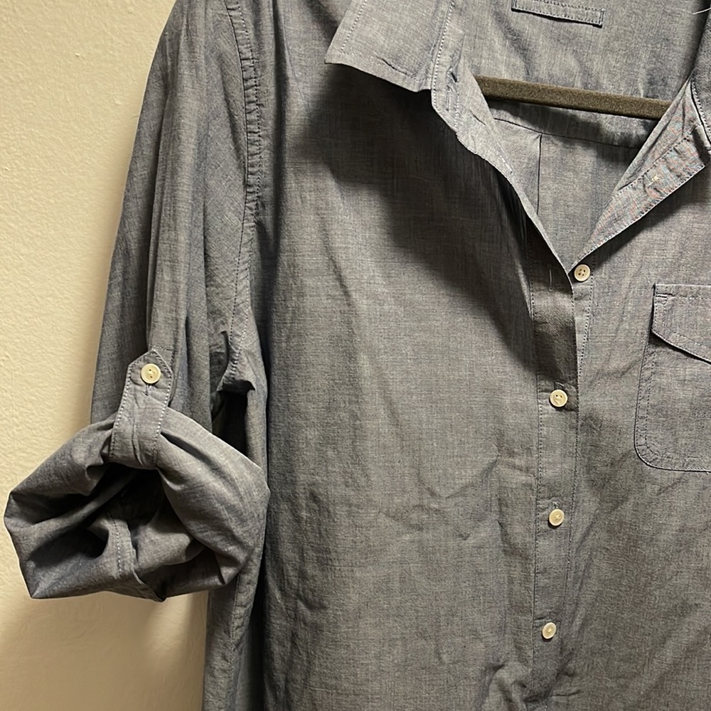 JCrew blue chambray shirt. In perfect condition!! 🤩 - Picture 4 of 5
